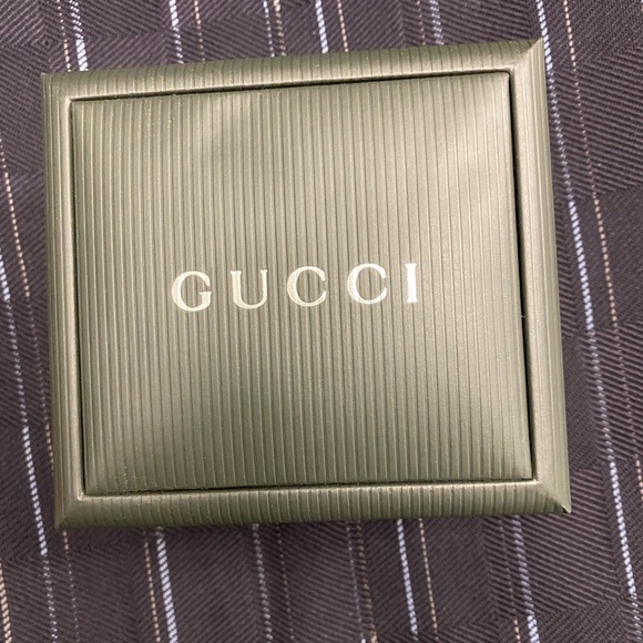 Preloved Authentic Gucci Watch - Picture 4 of 6